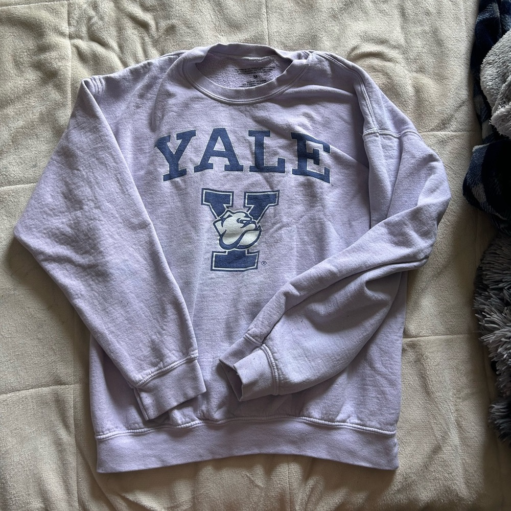 Forever 21 Yale college crewneck